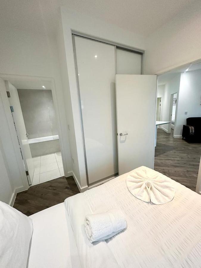 Alarabi Apartments-Two Bedrooms Apartment Croydon Exterior foto