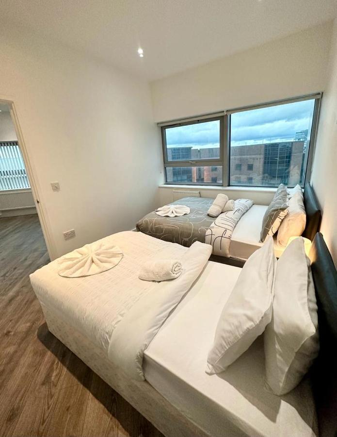 Alarabi Apartments-Two Bedrooms Apartment Croydon Exterior foto